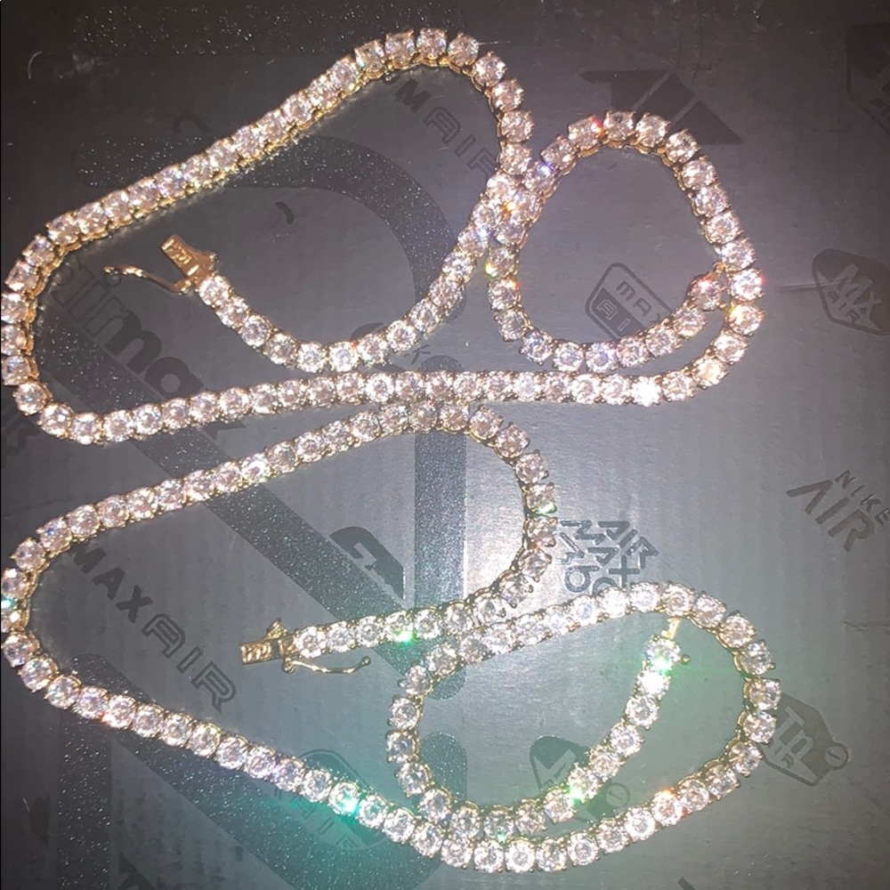 2 18kt gold tennis chains.       18inches